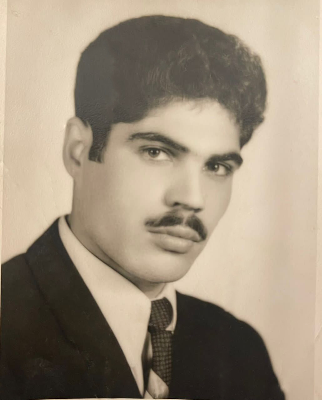 Lian Pakhsh Kamran
